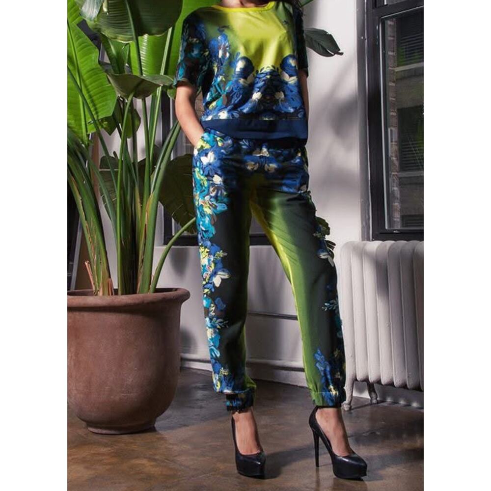 Walter Baker View Vibrant Floral Lightweight Jogger Pants Size 14 New w/ Tag